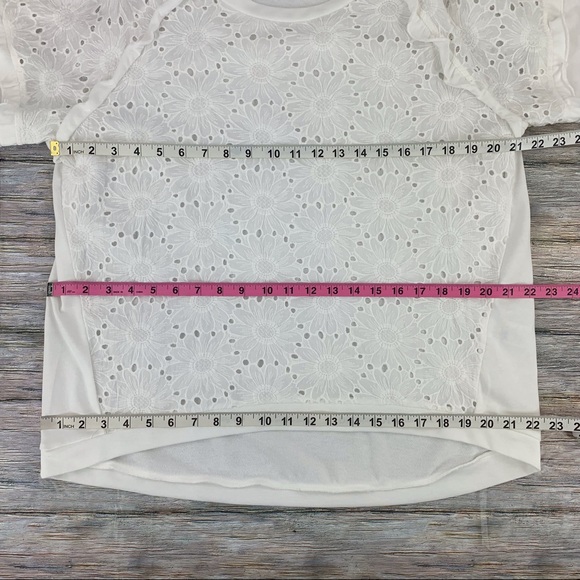 Gabby Isabella White Short Sleeve Eyelet Lace Front Top, Small/Medium - Picture 13 of 16